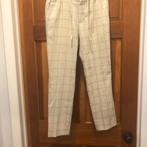 Unisex cropped slim fit linen pants with pocket. 30x30